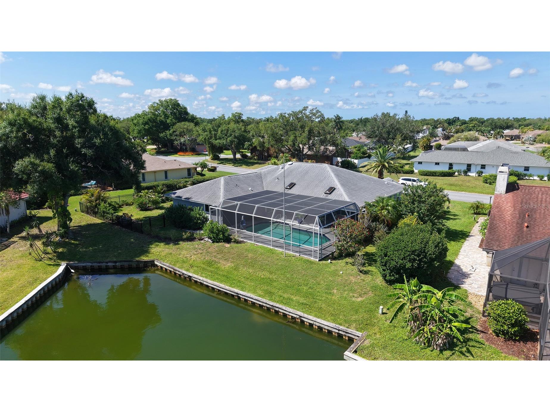 6988 Country Lakes Circle Sarasota FL 34243 A4692570 image50