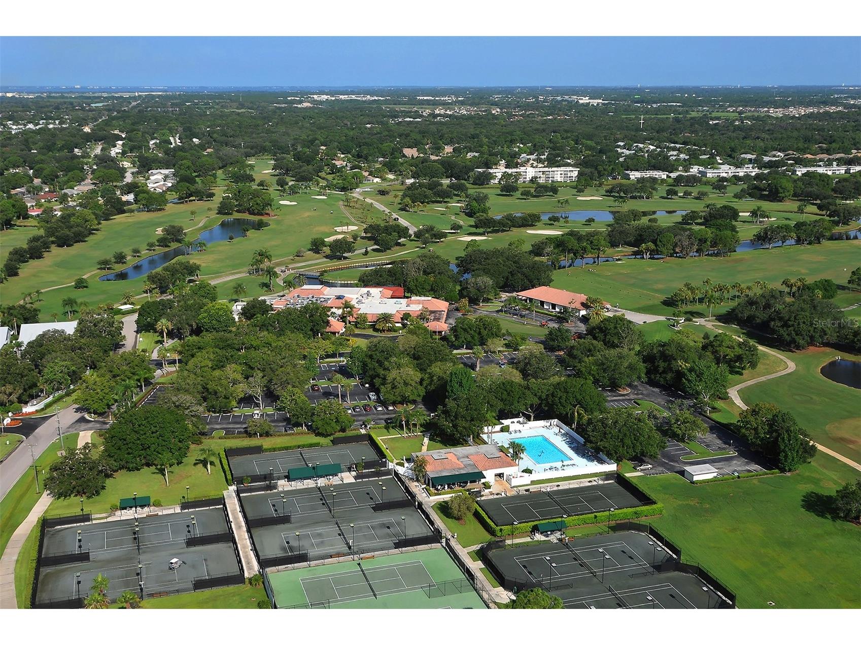 6988 Country Lakes Circle Sarasota FL 34243 A4692570 image53