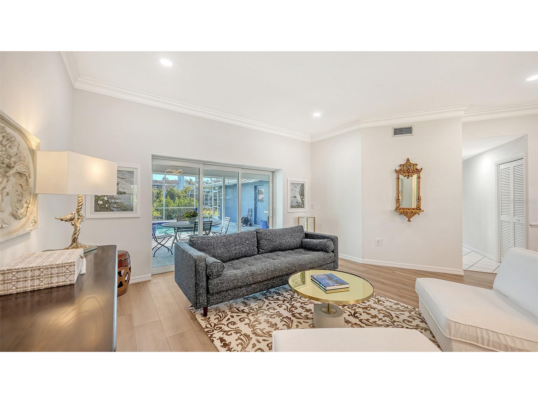 6988 Country Lakes Circle Sarasota FL 34243 A4692570 image9