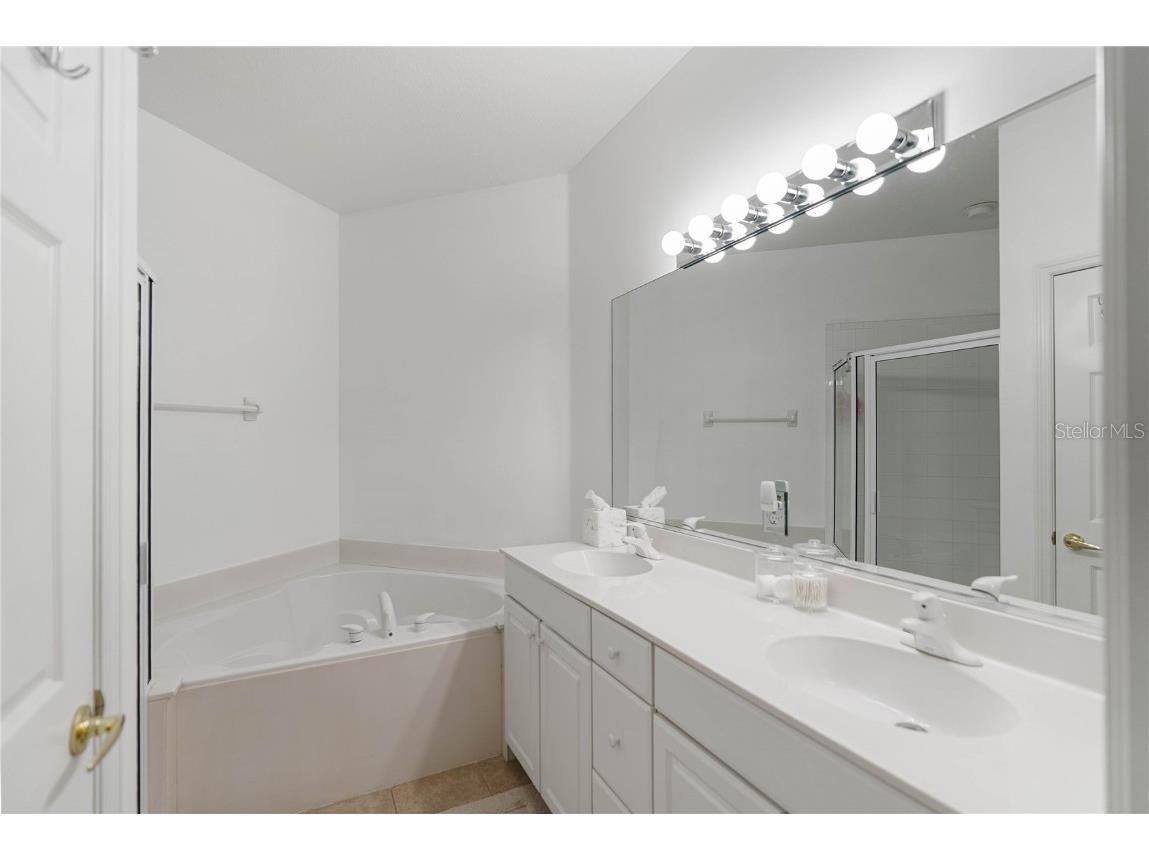 6989 Prosperity Circle #2103 Sarasota FL 34238 A4662980 image36