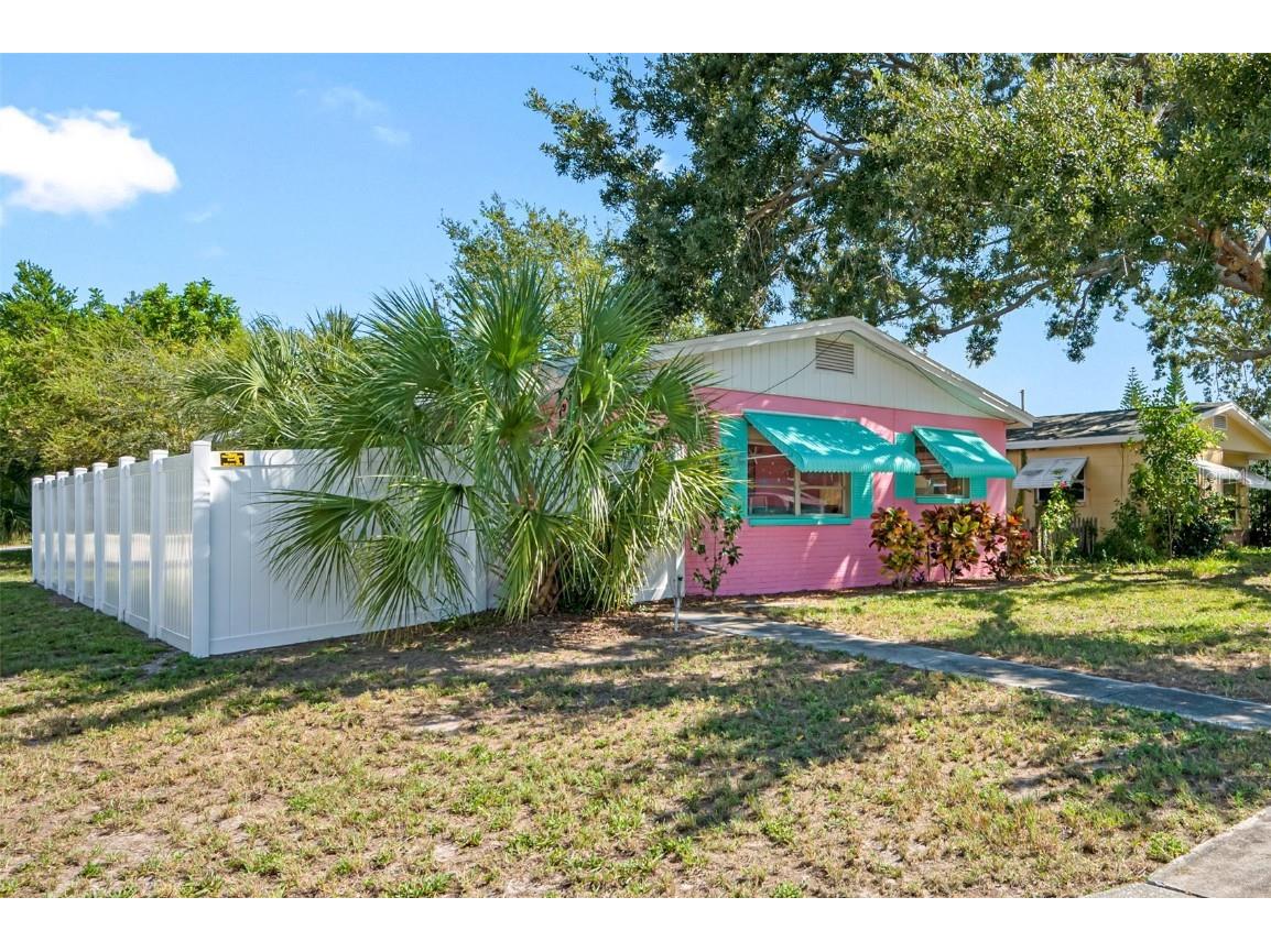699 71st Avenue N Saint Petersburg FL 33702 U8213091 image1