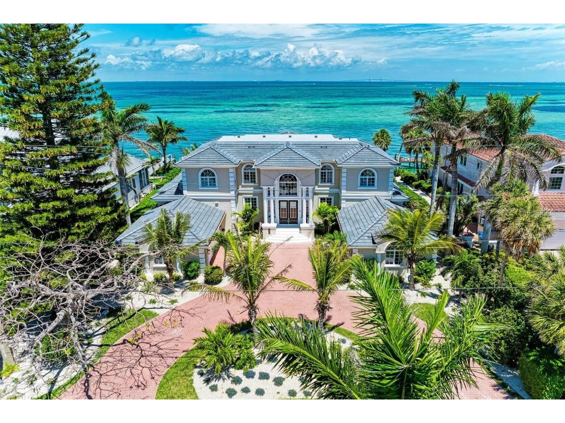 699 Key Royale Drive Holmes Beach FL 34217 - ANNA MARIA SOUND A4538539 image1
