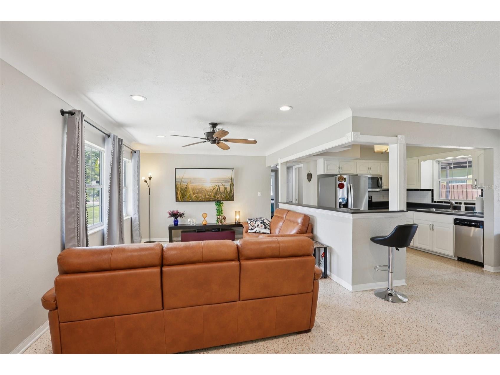 699 Pinellas Point Drive S Saint Petersburg FL 33705 TB8482059 image3