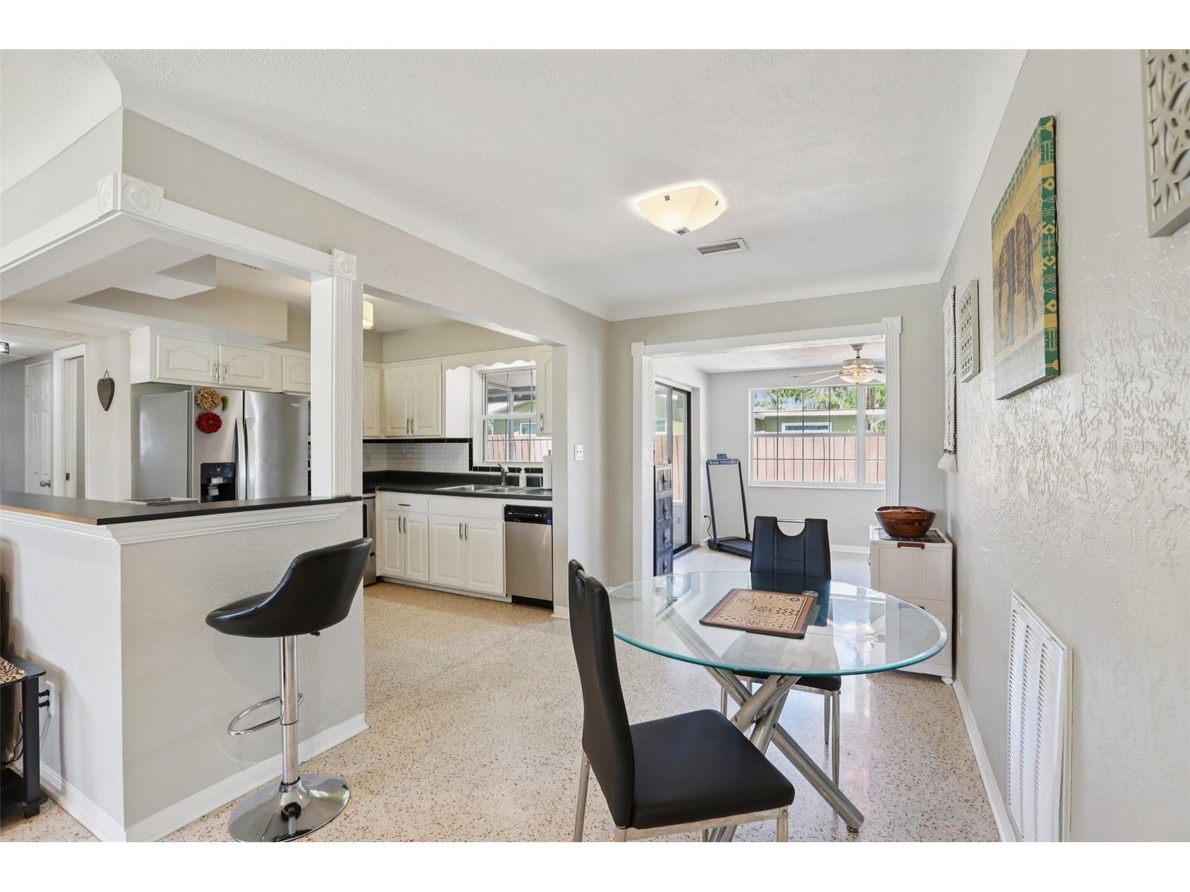 699 Pinellas Point Drive S Saint Petersburg FL 33705 TB8482059 image4