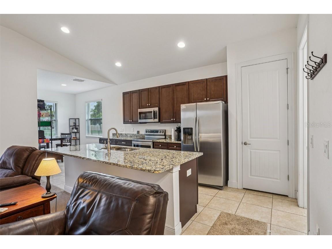 699 S Dixie Drive Howey In The Hills FL 34737 - HARRIS CHAIN OF LAKES G5099458 image11