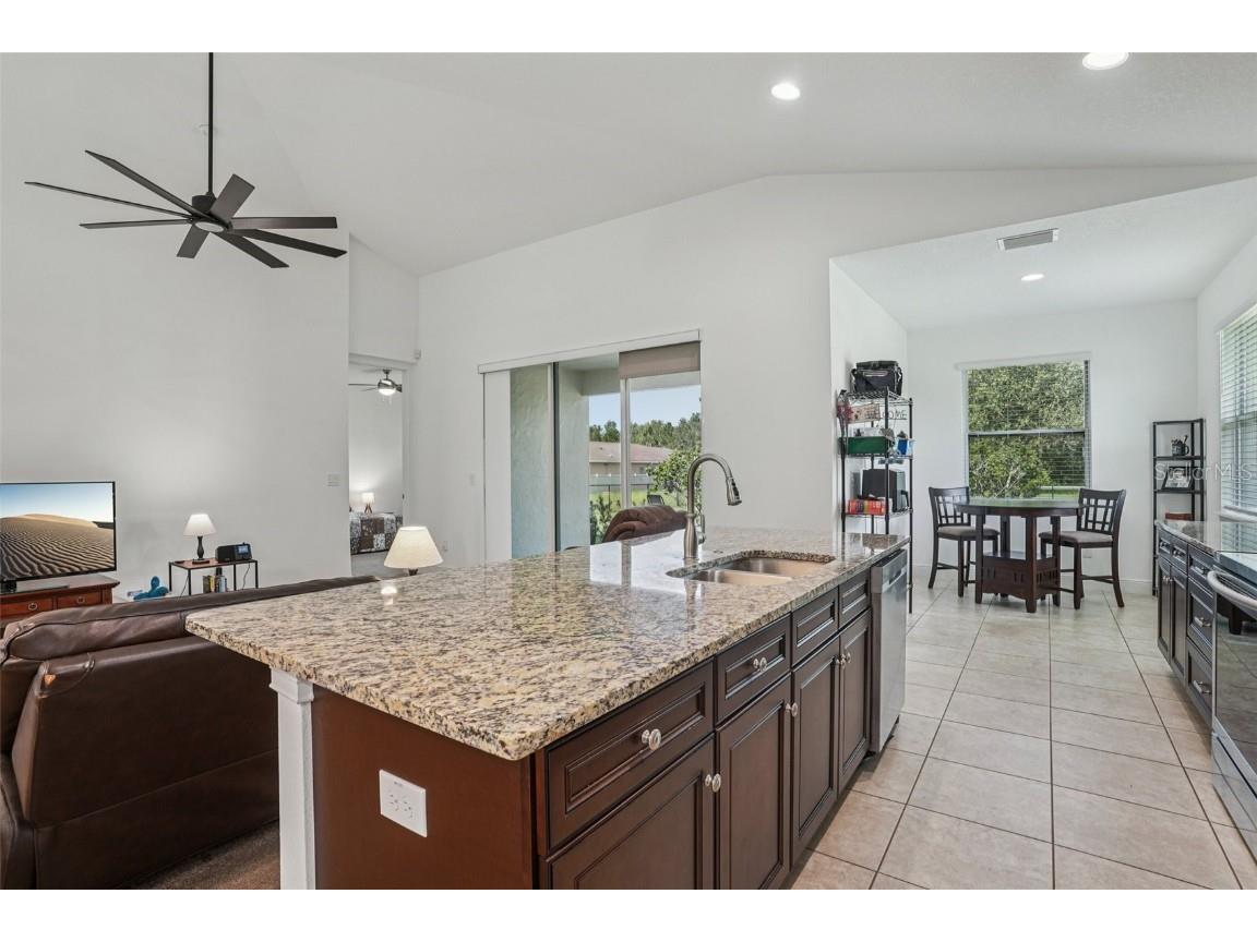 699 S Dixie Drive Howey In The Hills FL 34737 - HARRIS CHAIN OF LAKES G5099458 image14