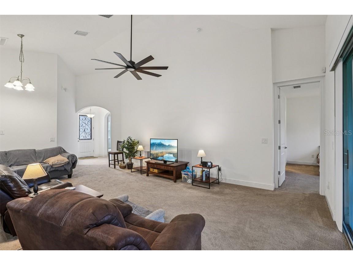 699 S Dixie Drive Howey In The Hills FL 34737 - HARRIS CHAIN OF LAKES G5099458 image8