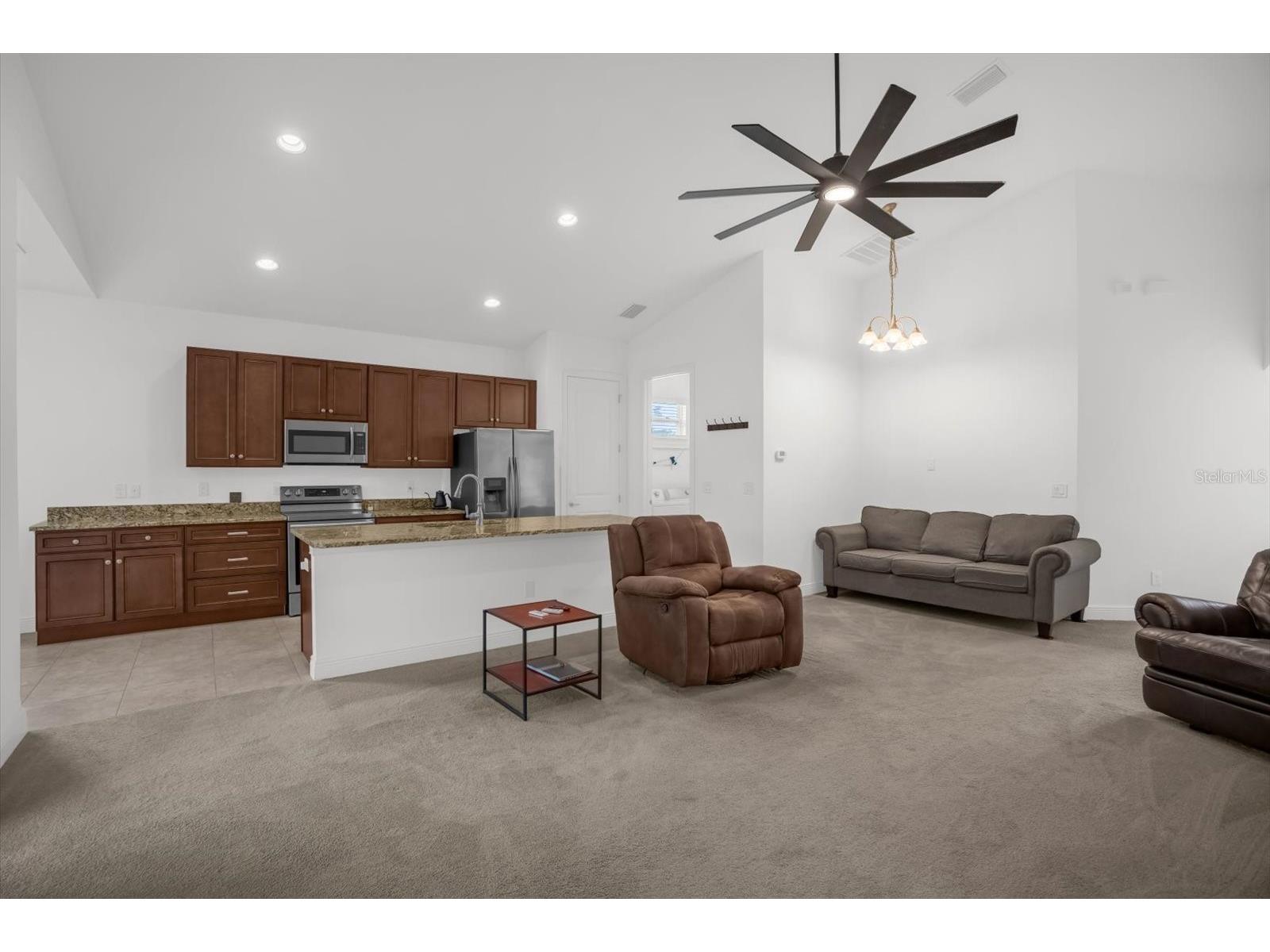 699 S Dixie Drive Howey In The Hills FL 34737 O6395413 image6
