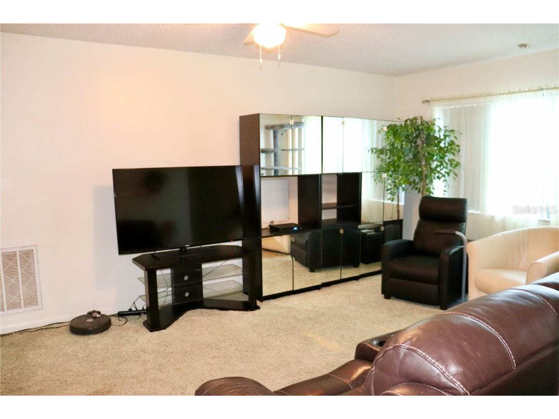 6990 Versailles N #6990 Pinellas Park FL 33781 TB8436259 image9