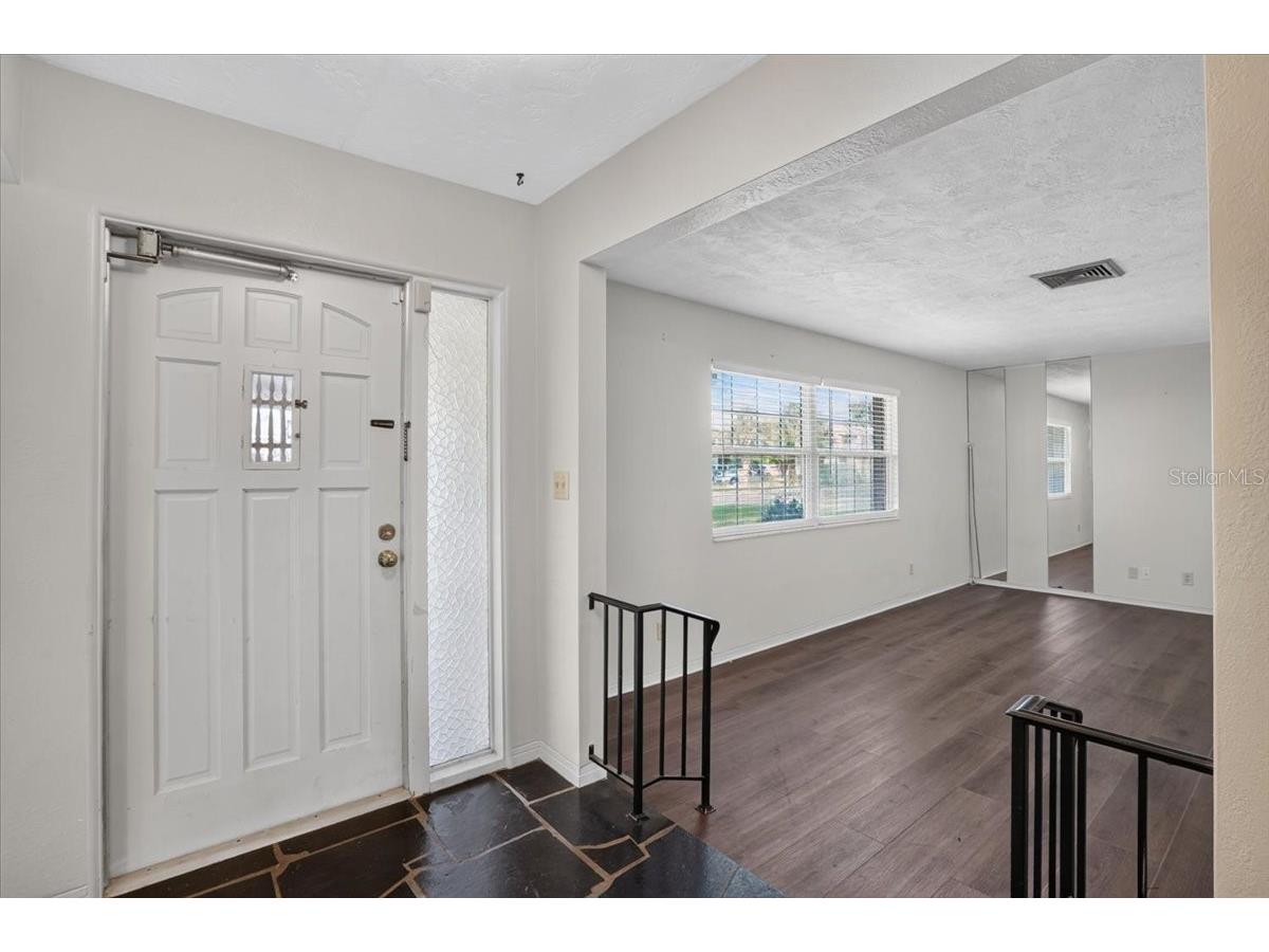 6999 16th Avenue N Saint Petersburg FL 33710 TB8524529 image11