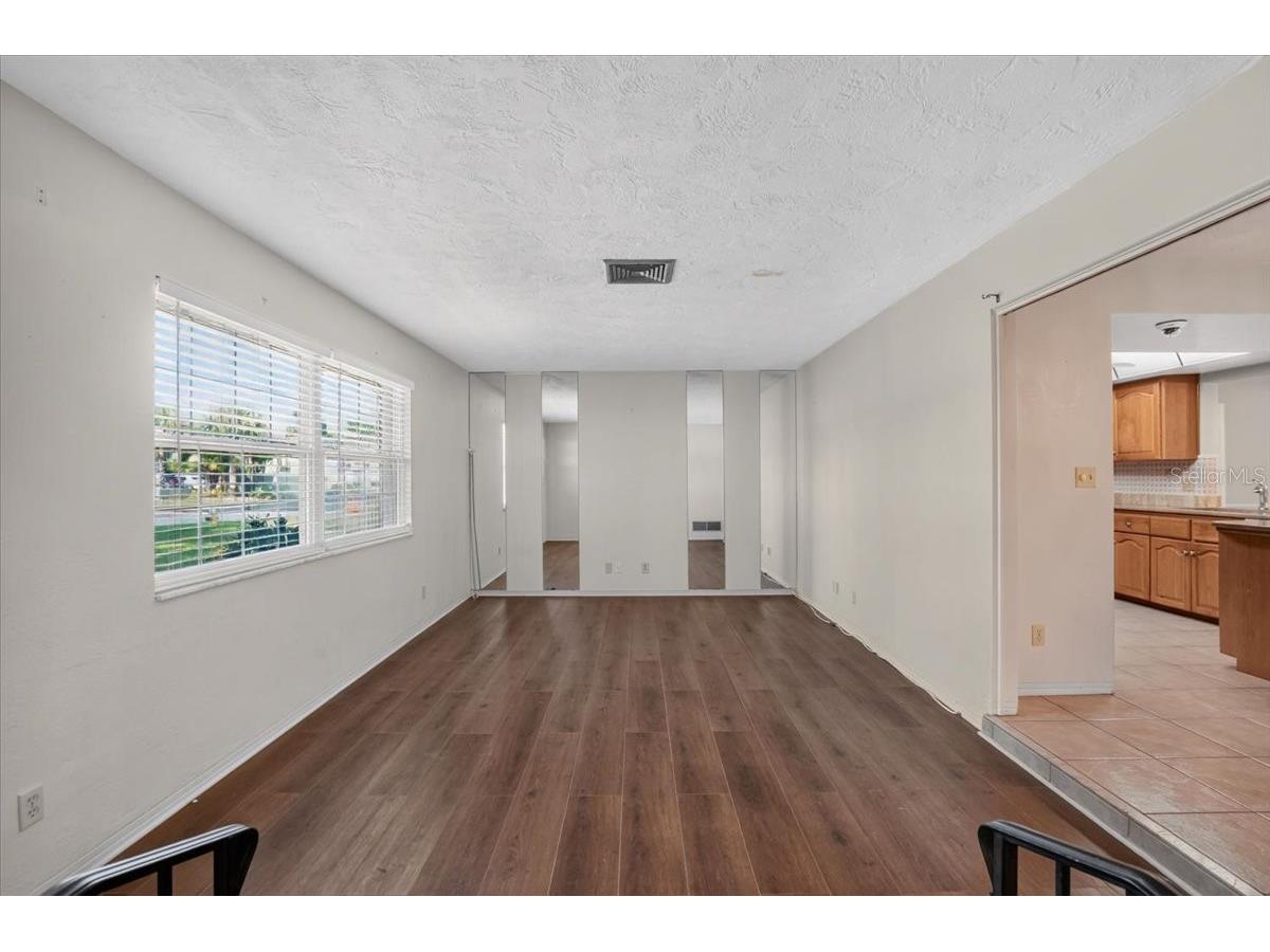6999 16th Avenue N Saint Petersburg FL 33710 TB8524529 image12