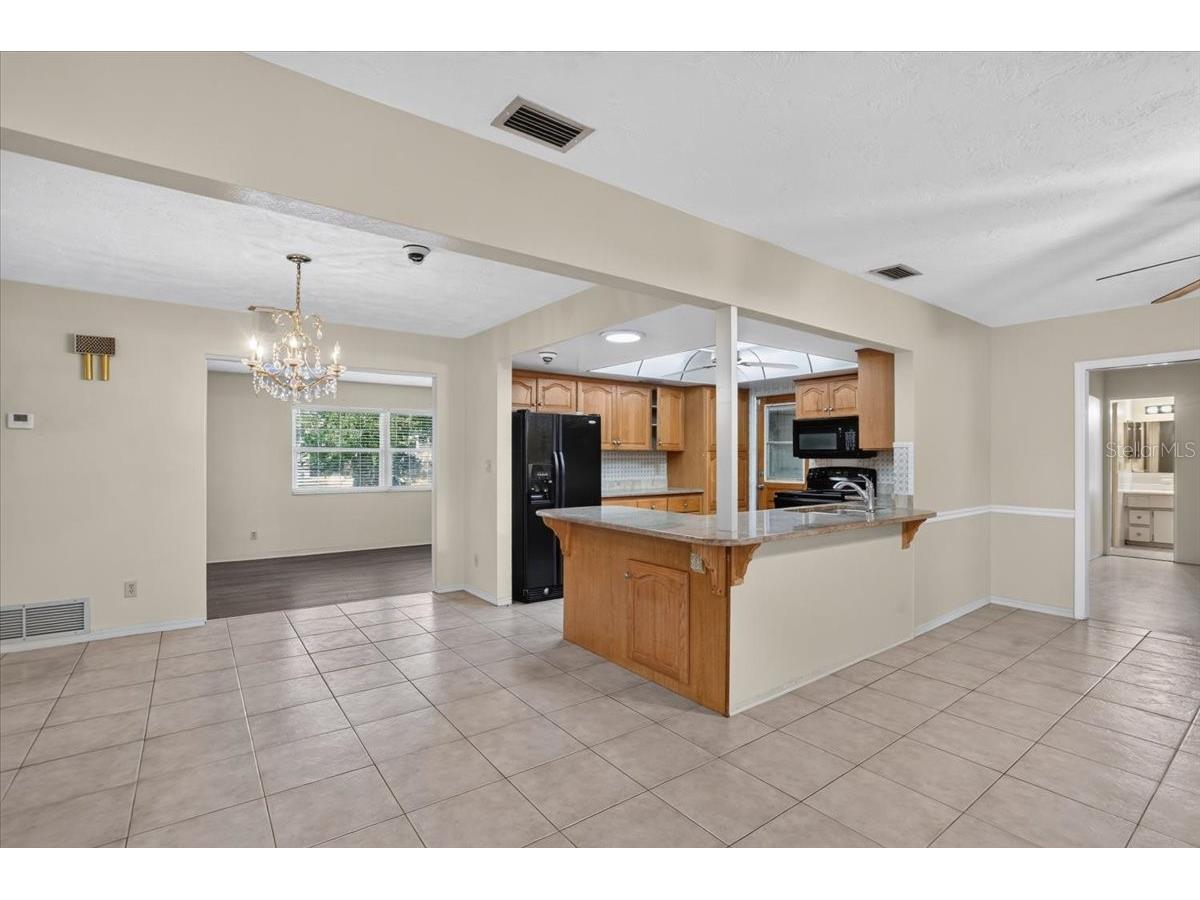 6999 16th Avenue N Saint Petersburg FL 33710 TB8524529 image26