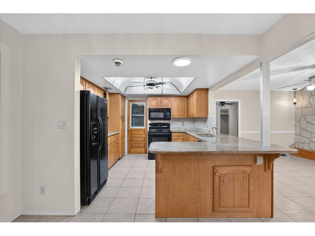 6999 16th Avenue N Saint Petersburg FL 33710 TB8524529 image27