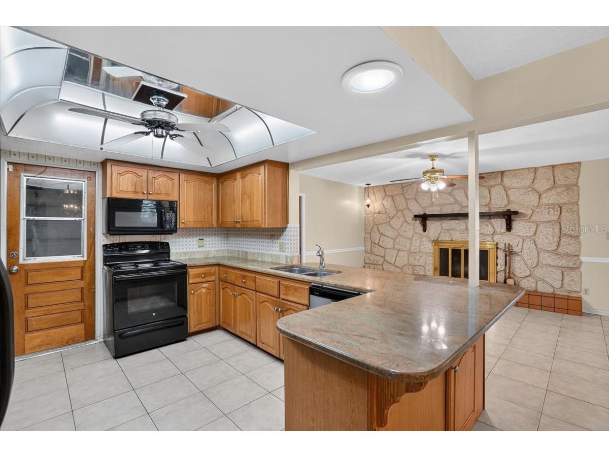 6999 16th Avenue N Saint Petersburg FL 33710 TB8524529 image39