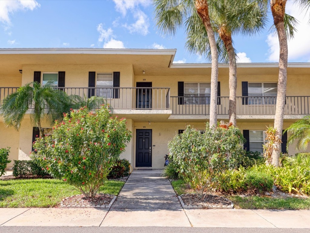 6999 W Country Club Drive N #123 Sarasota FL 34243 A4615406 image1