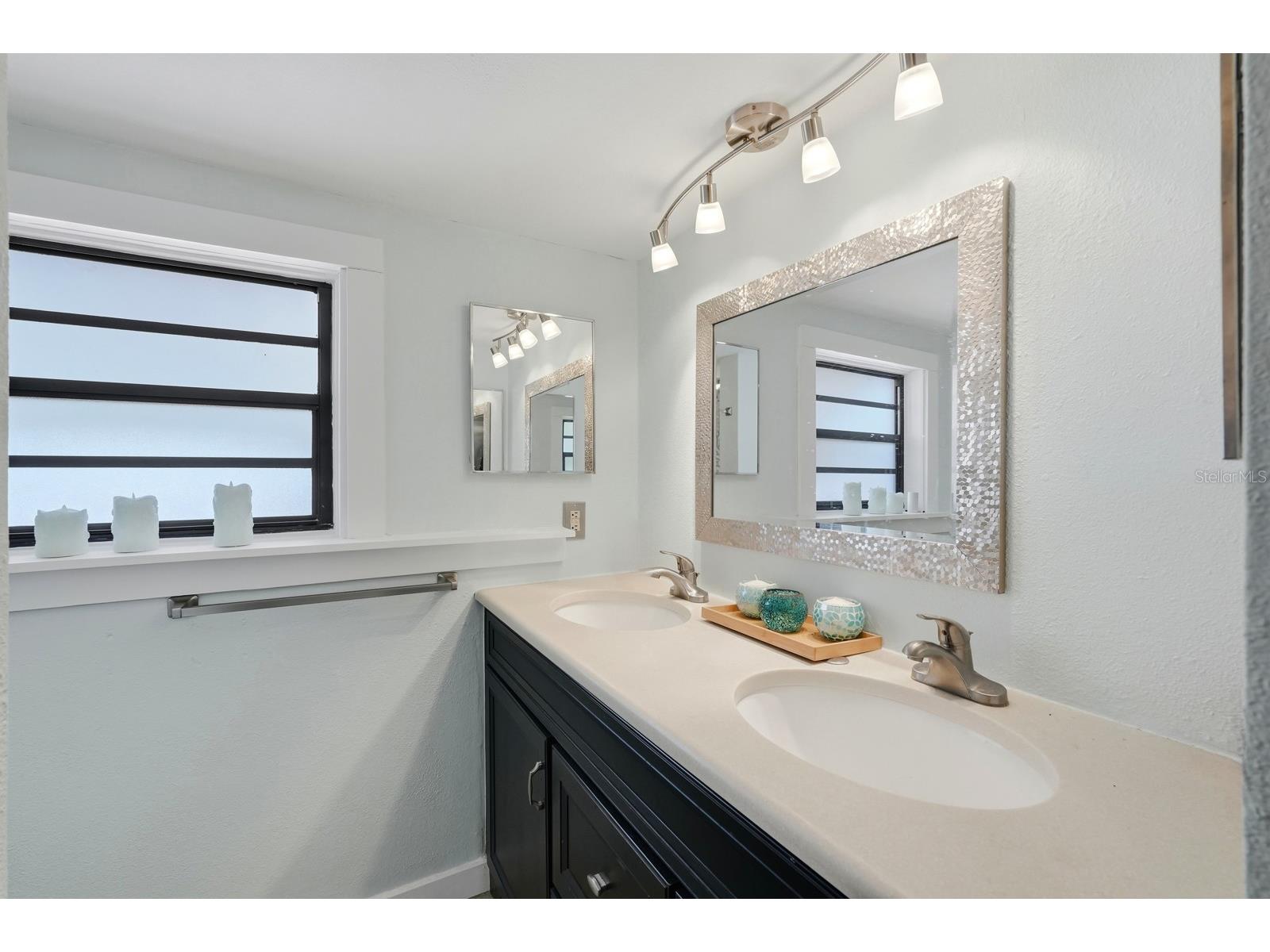 7 Clarendon Court Daytona Beach FL 32118 V4947390 image5