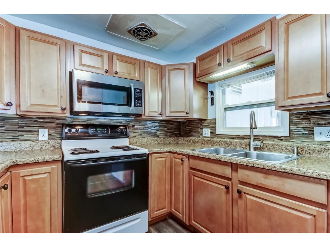 7 Drury Lane Tarpon Springs FL 34689 TB8451969 image16