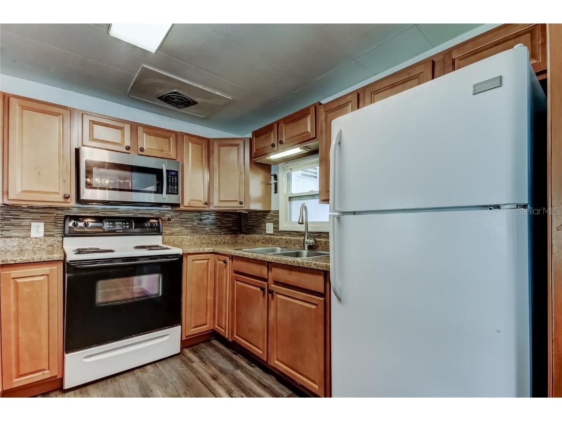 7 Drury Lane Tarpon Springs FL 34689 TB8451969 image17