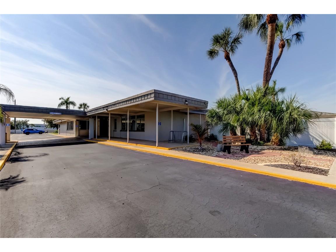 7 Drury Lane Tarpon Springs FL 34689 TB8451969 image70