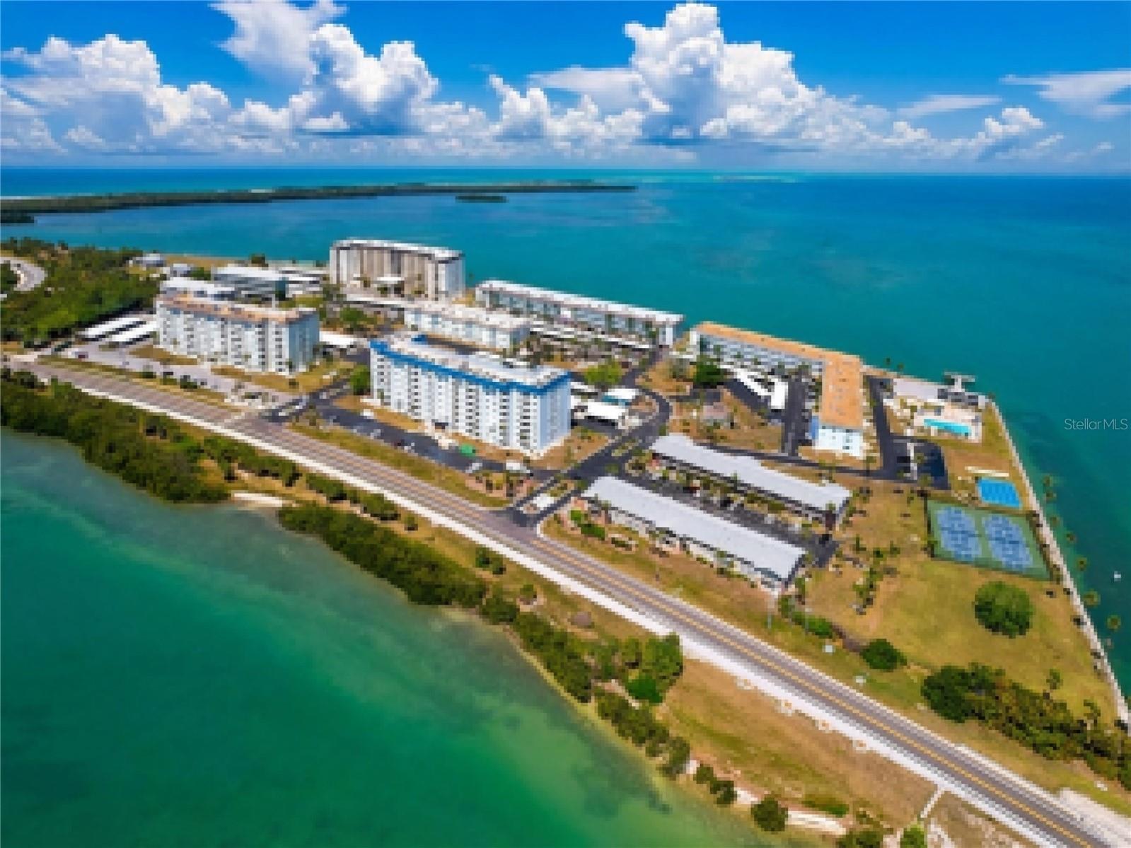 7 Island Park Place #204 Dunedin FL 34698 - ST JOSEPHS SOUND/INTRACOASTAL TB8491109 image2