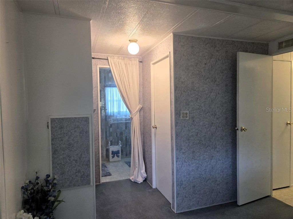 7 White Oak Terrace Sarasota FL 34237 A4670165 image16