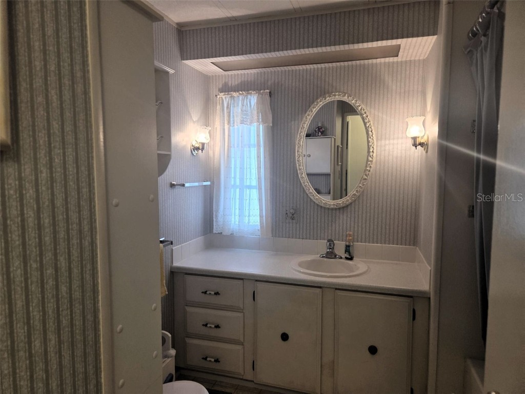 7 White Oak Terrace Sarasota FL 34237 A4670165 image19