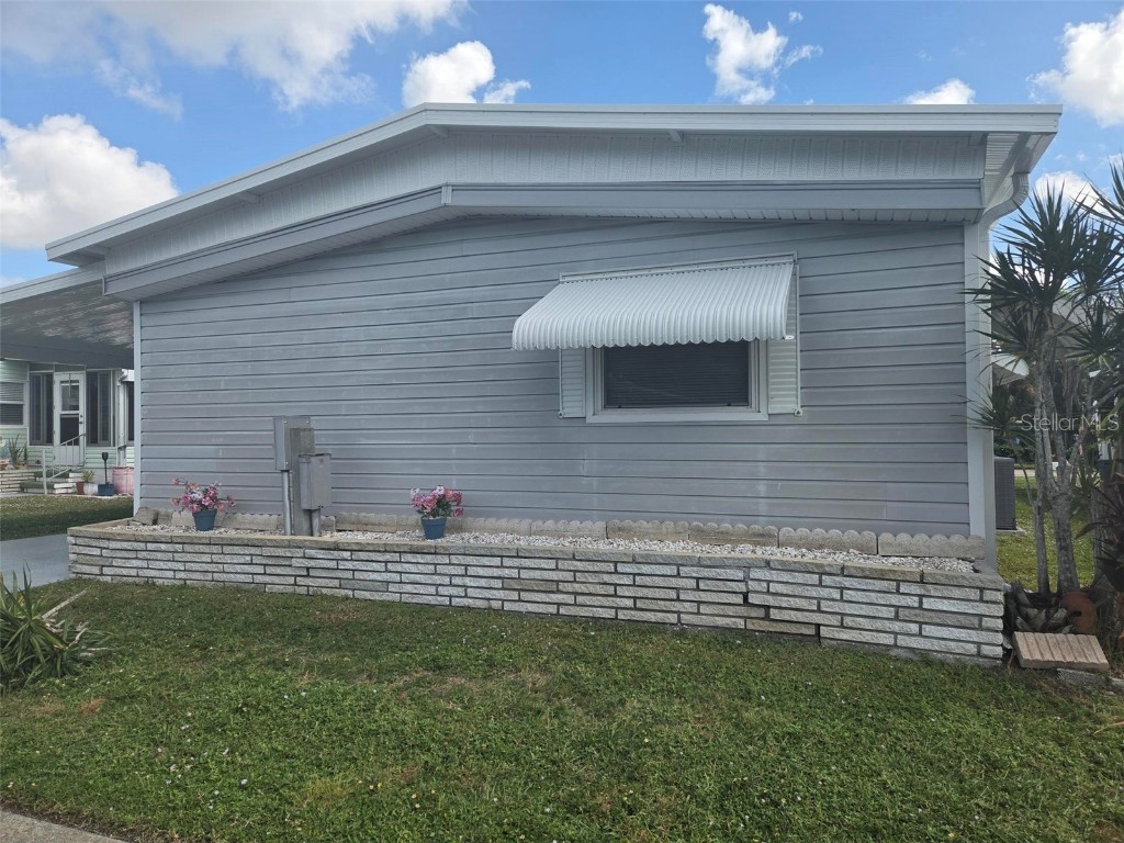 7 White Oak Terrace Sarasota FL 34237 A4670165 image3