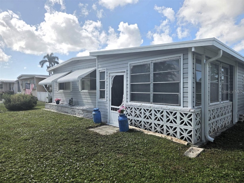 7 White Oak Terrace Sarasota FL 34237 A4670165 image5