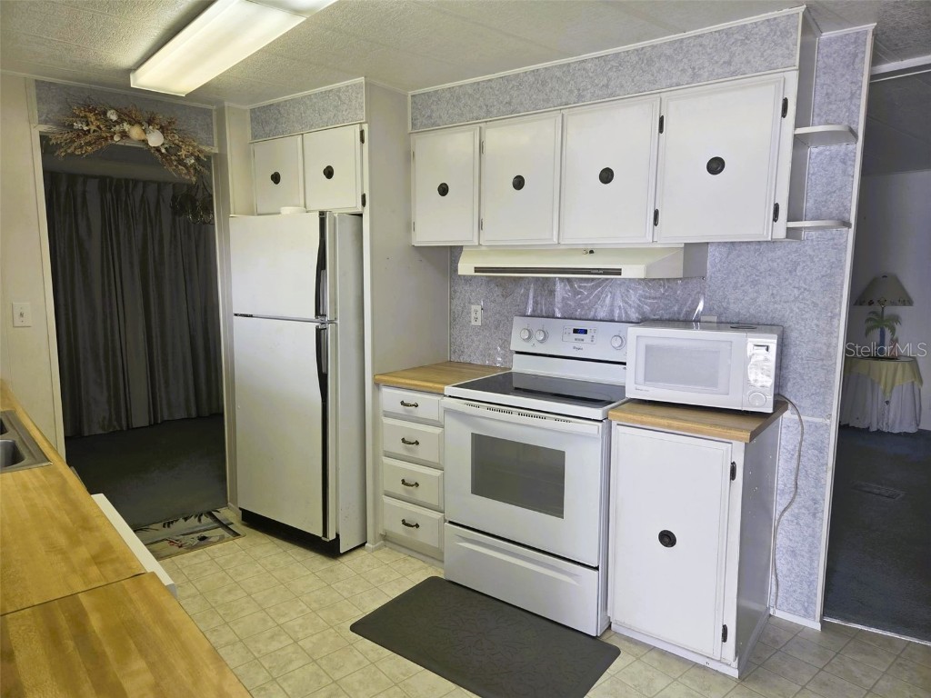 7 White Oak Terrace Sarasota FL 34237 A4670165 image7