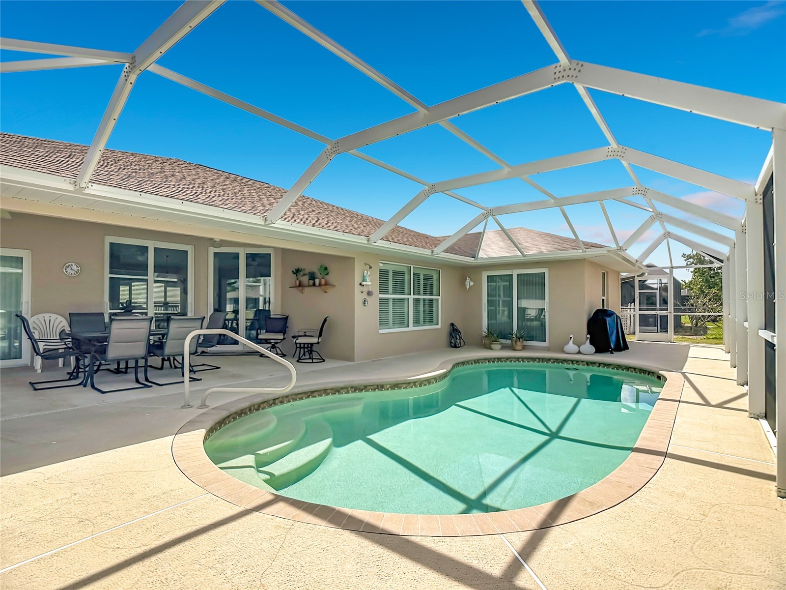 70 Clubhouse Road Rotonda West FL 33947 D6146824 image2