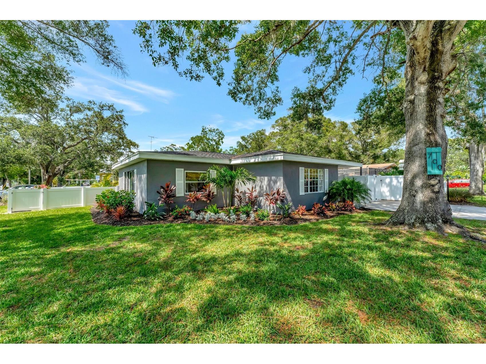 700 14th Street NW Largo FL 33770 TB8487550 image1