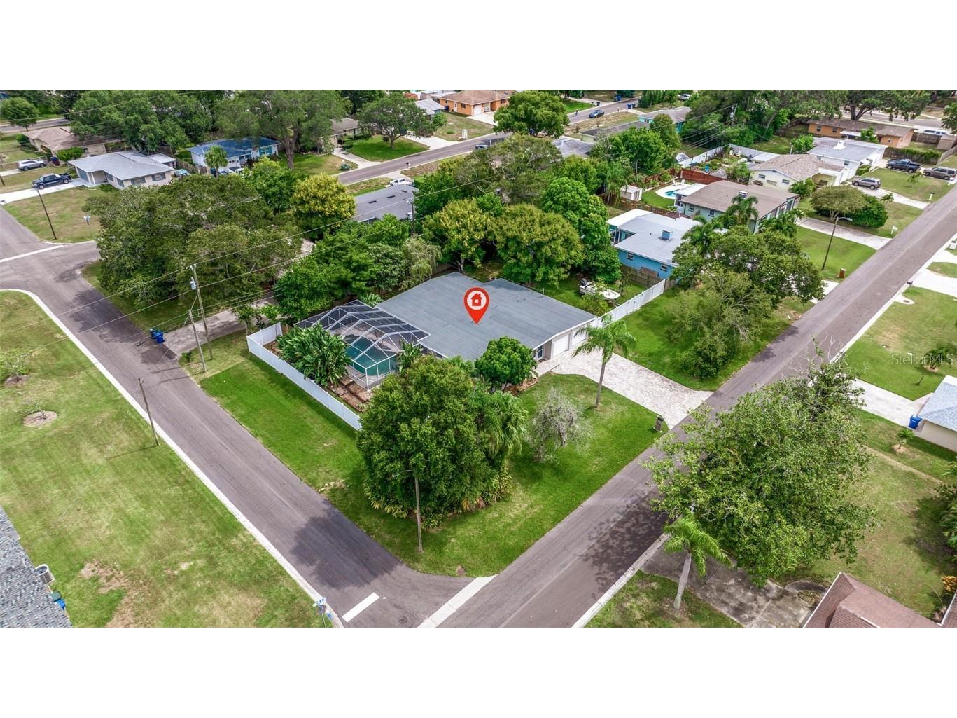 700 25th Street SW Largo FL 33770 U8214926 image1