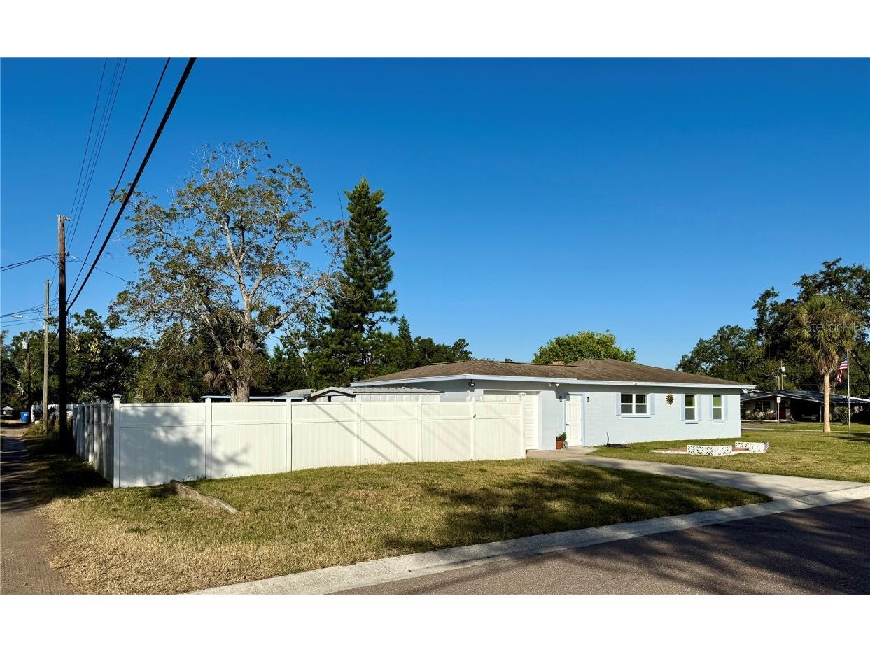 700 74th Avenue N Saint Petersburg FL 33702 TB8445418 image16