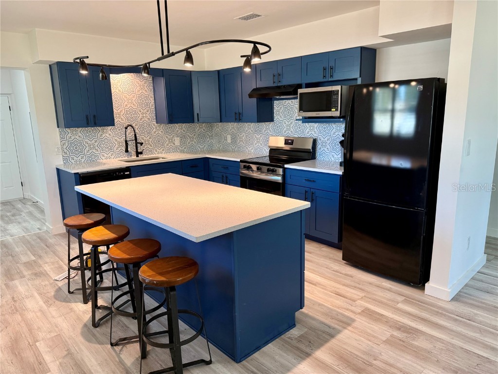 700 74th Avenue N Saint Petersburg FL 33702 TB8445418 image3