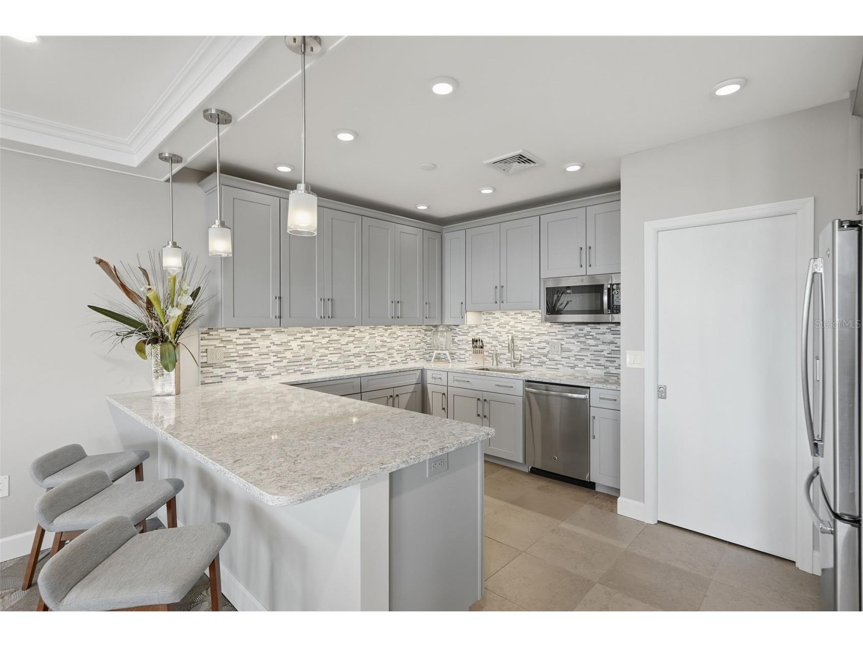 700 Beach Drive NE #302 Saint Petersburg FL 33701 TB8475102 image40