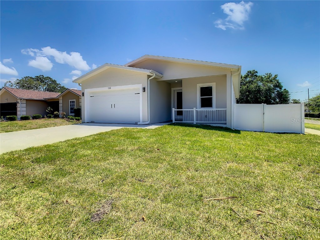 700 Boston Street Tarpon Springs FL 34689 U8199618 image1