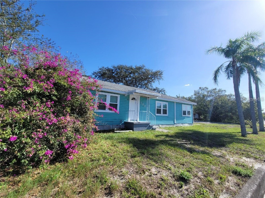 700 Clearwater Largo Road S Largo FL 33770 U8216183 image1