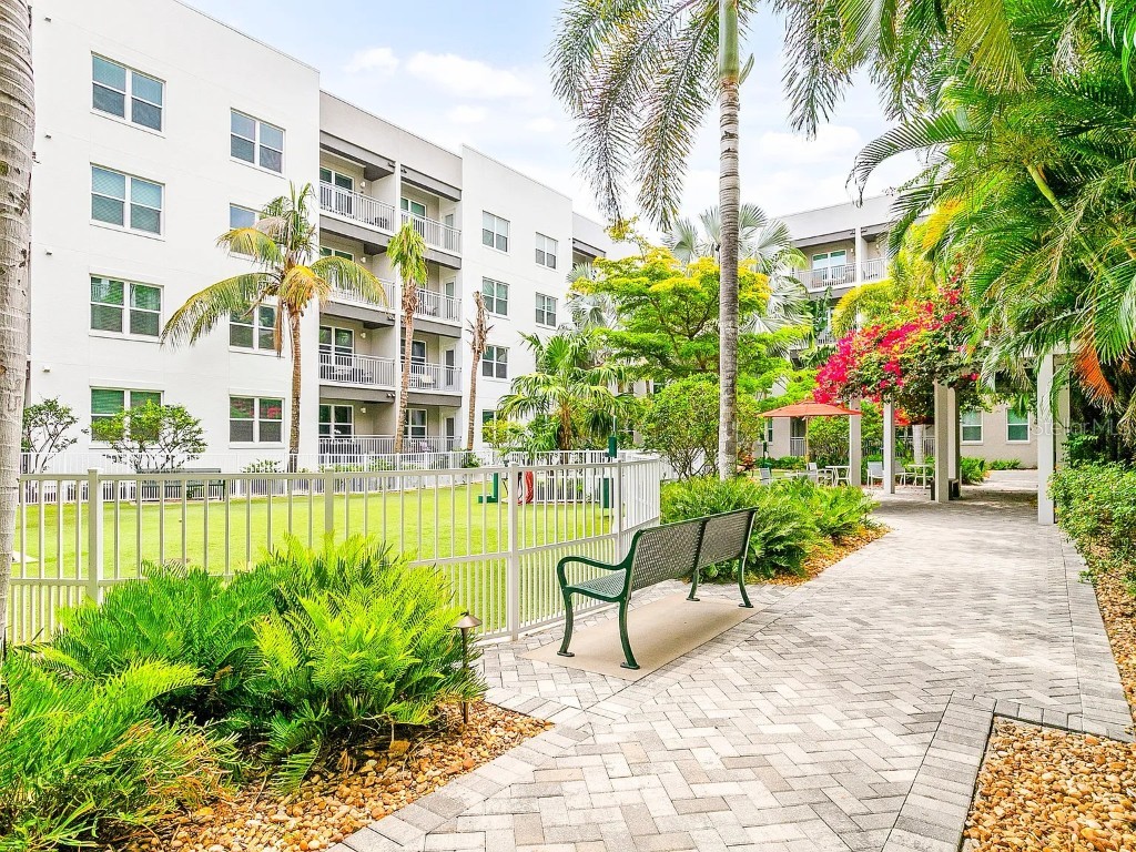 700 Cocoanut Avenue #332 Sarasota FL 34236 A4664695 image6