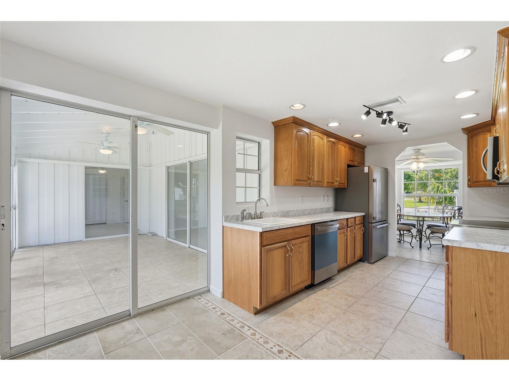 700 Dolphin Parkway Punta Gorda FL 33950 C7528133 image12