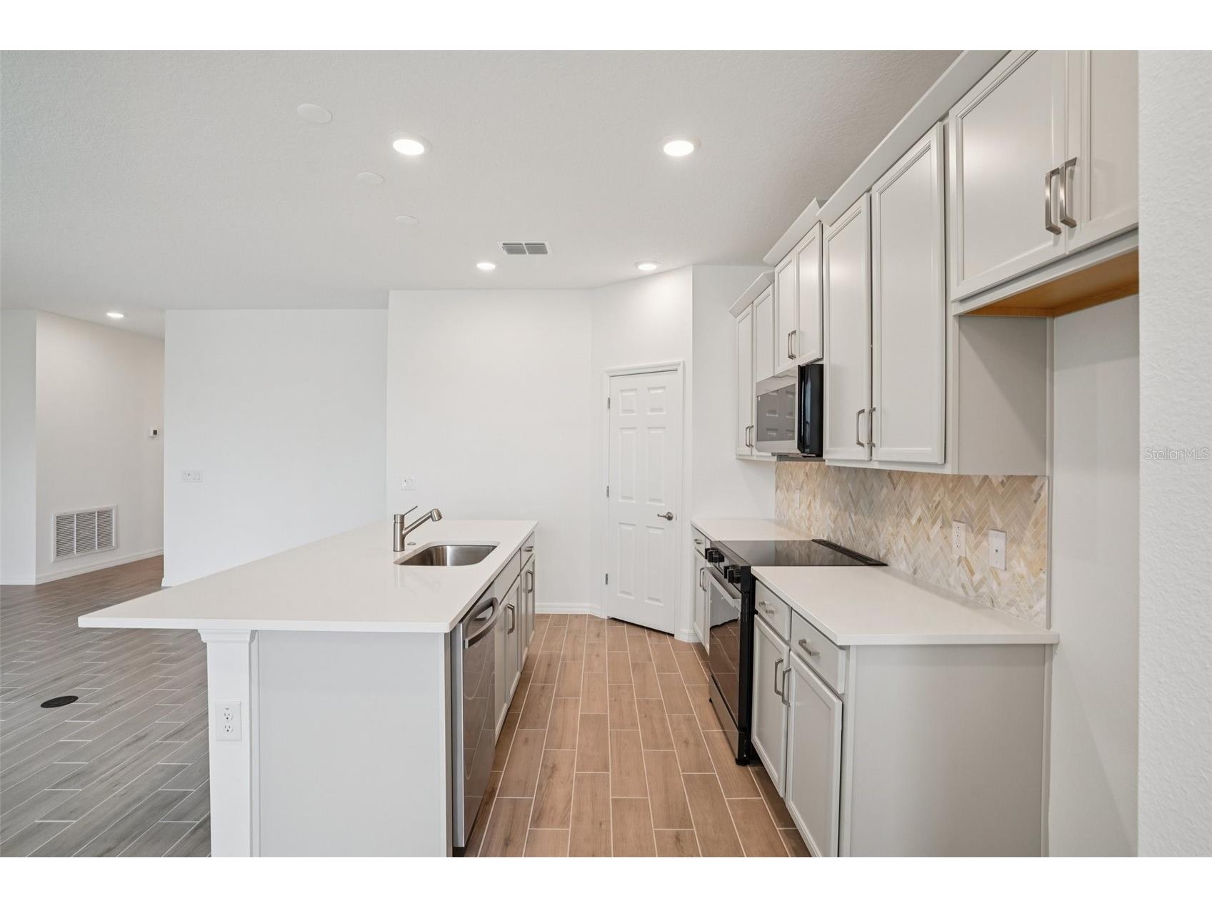 700 Farfields Street Deland FL 32724 O6384716 image4