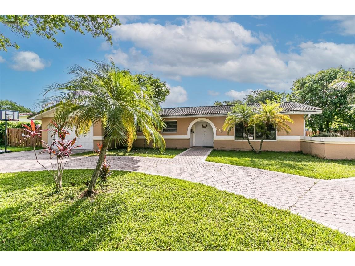 700 Gardenia Lane Plantation FL 33317 G5071044 image1