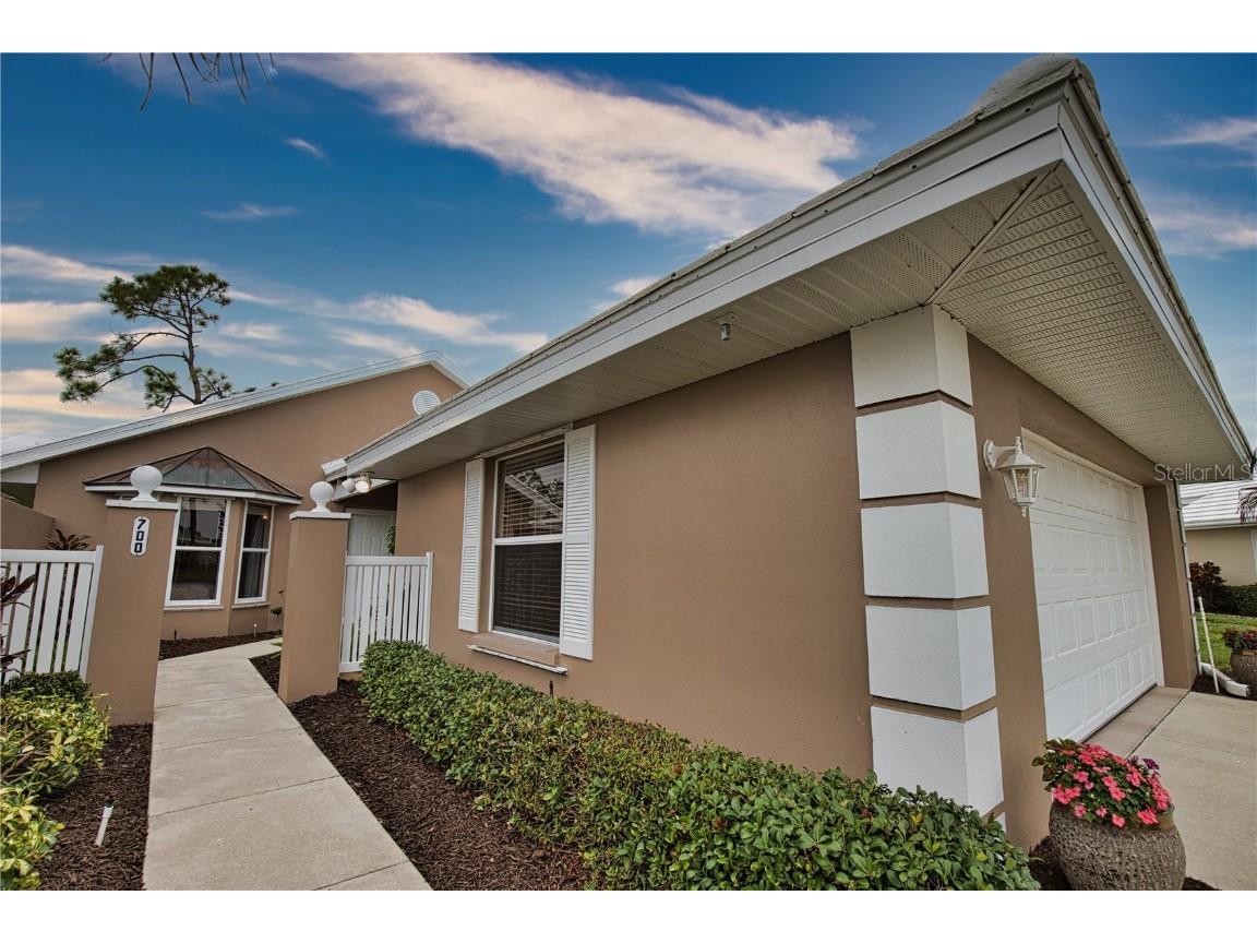 700 Harrington Lake Drive N #8 Venice FL 34293 A4628408 image1