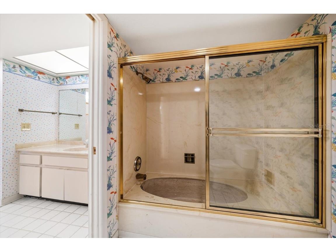 700 Island Way #404 Clearwater Beach FL 33767 - MANDALAY CHANNEL TB8353030 image20