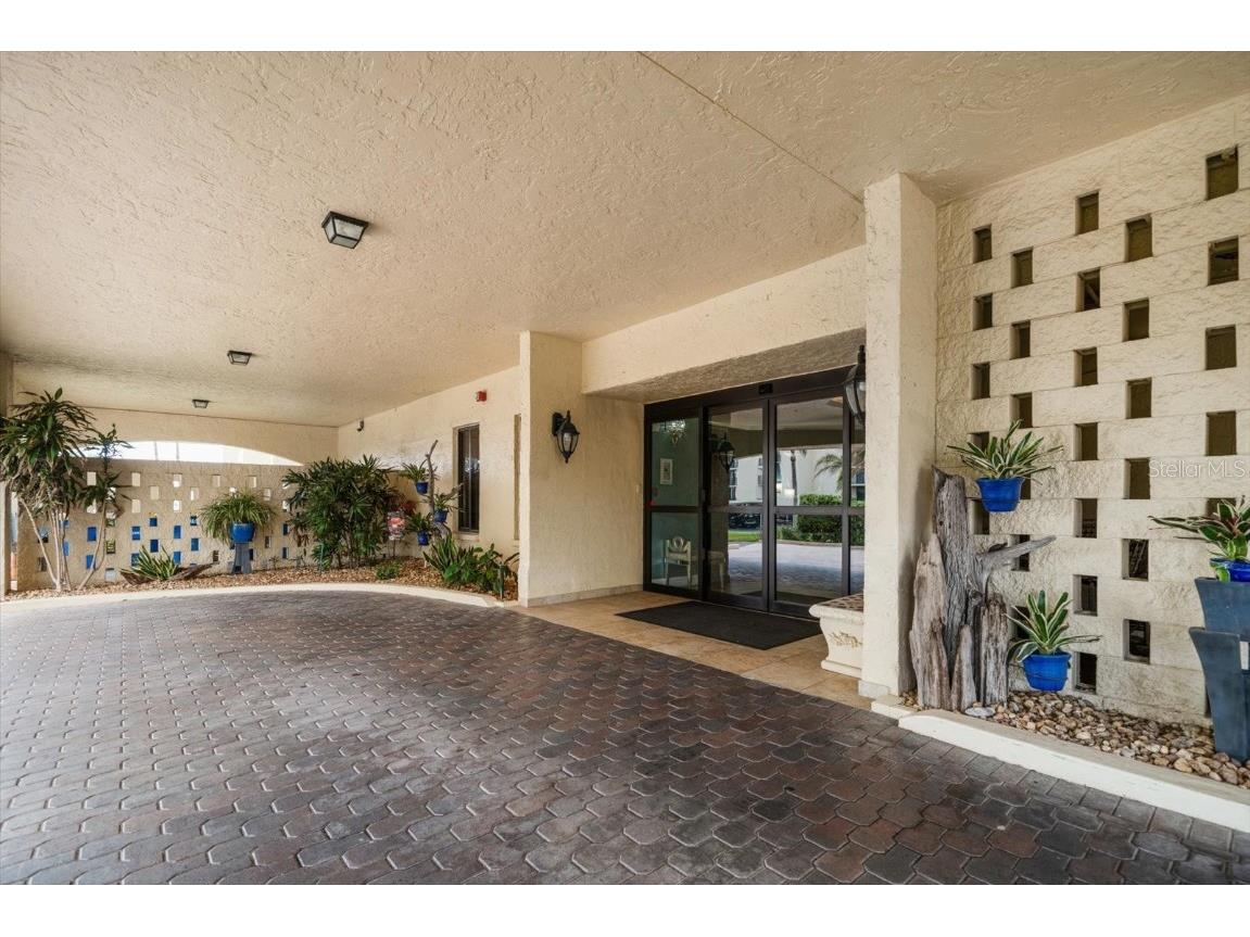 700 Island Way #404 Clearwater Beach FL 33767 - MANDALAY CHANNEL TB8353030 image4