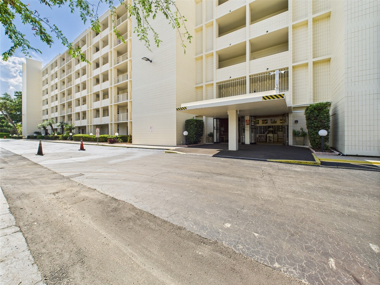 700 Mirror Terrace NW #702 Winter Haven FL 33881 P4935137 image1