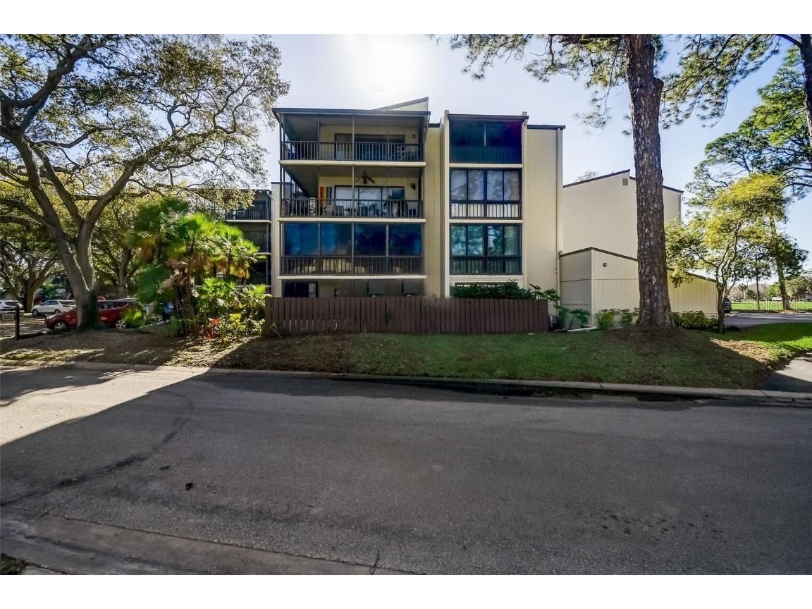 700 Starkey Road #612 Largo FL 33771 U8230040 image1