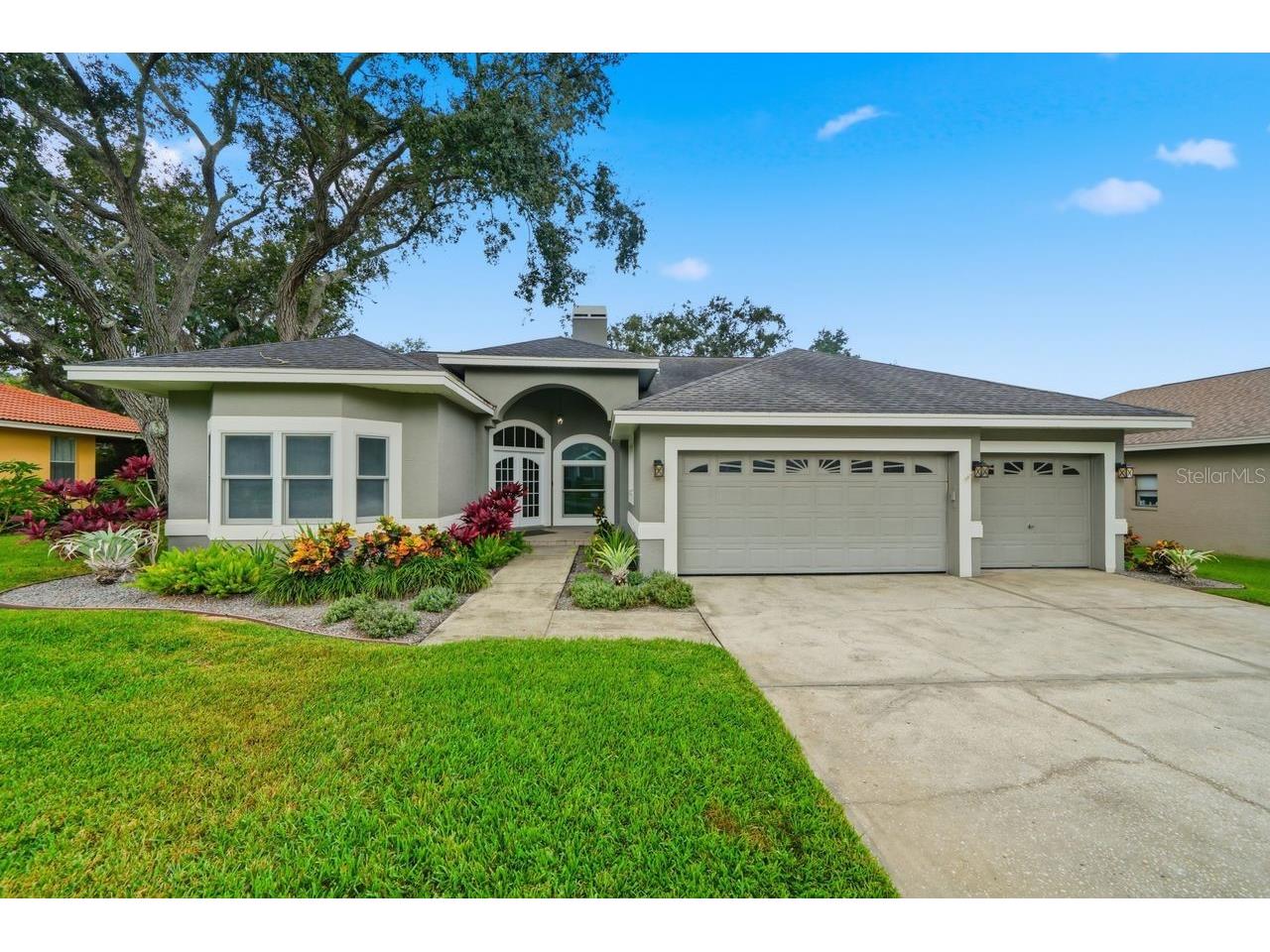 700 Westfield Court Dunedin FL 34698 TB8432647 image1