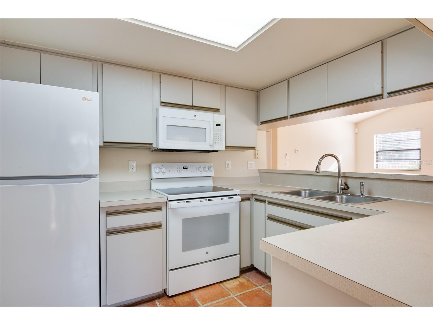 7000 5th Street N Saint Petersburg FL 33702 TB8525631 image10