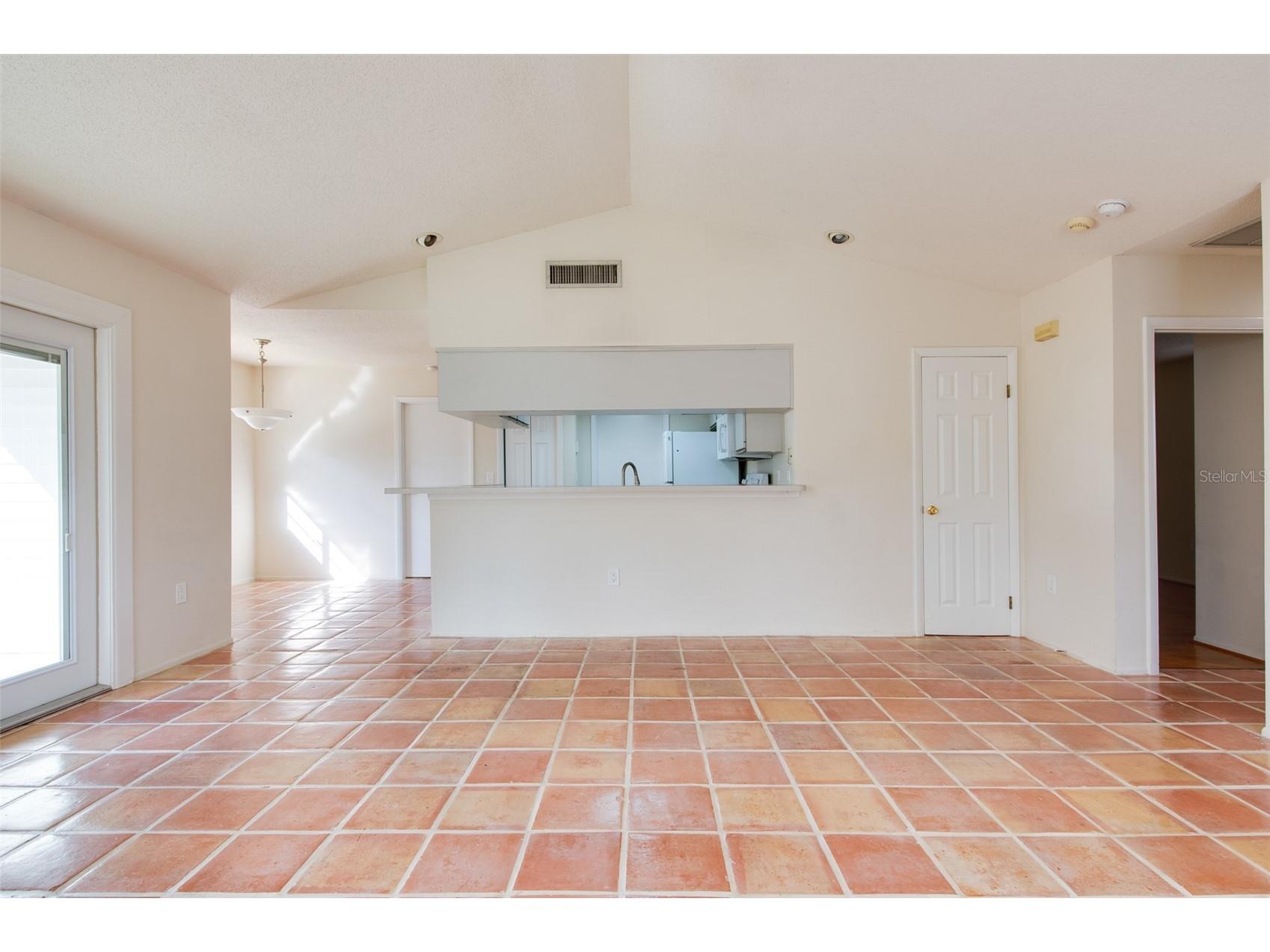 7000 5th Street N Saint Petersburg FL 33702 TB8525631 image5