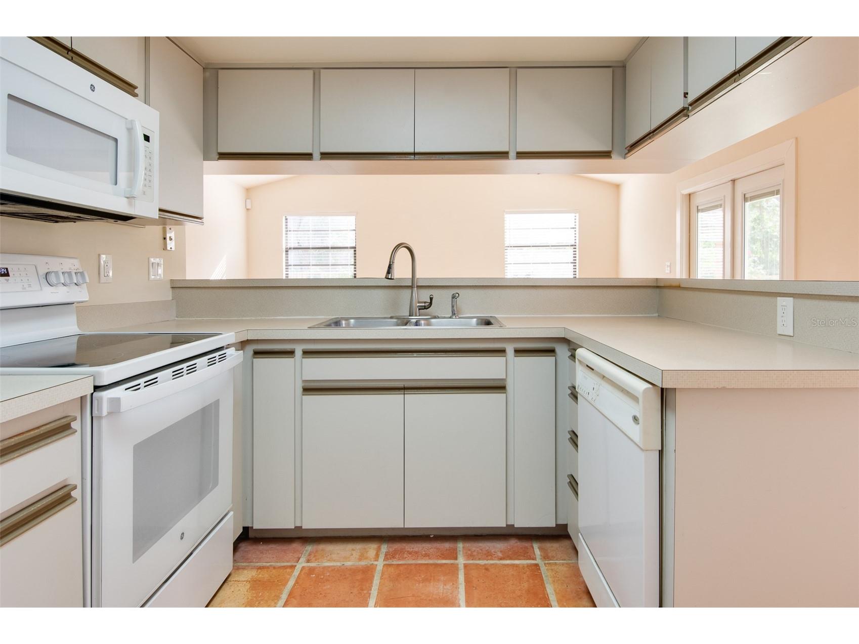 7000 5th Street N Saint Petersburg FL 33702 TB8525631 image9